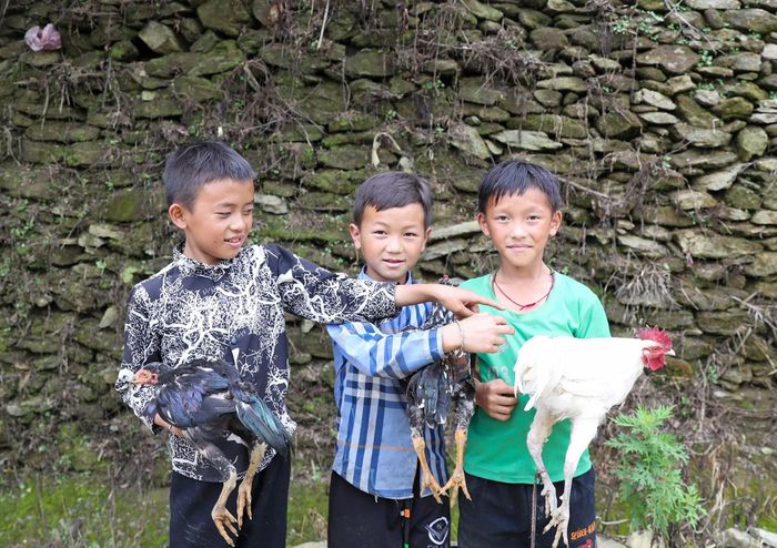 Nét hồn nhiên, vô tư của những em nhỏ vùng cao.