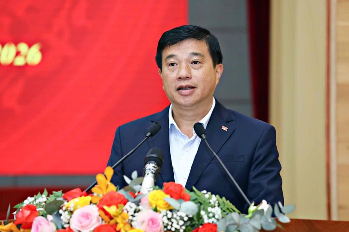Đồng chí Y Thanh Hà Niê Kđăm, Ủy viên Ban Chấp hành Trung ương Đảng, Bí thư Tỉnh ủy, Trưởng Đoàn ĐBQH tỉnh Lâm Đồng phát biểu kết luận và bế mạc hội nghị