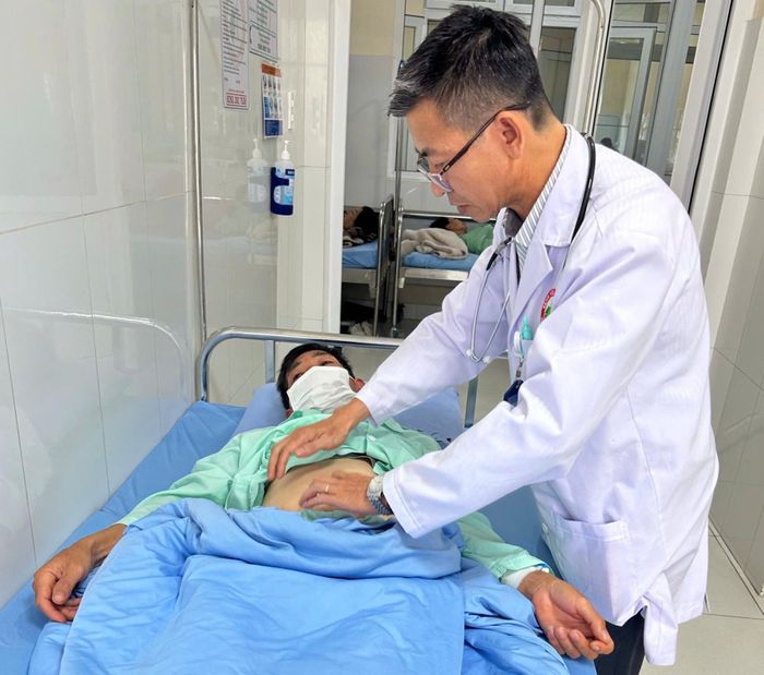 Theo dõi sức khỏe bệnh nhân tại Bệnh viện Đa khoa tỉnh Lâm Đồng