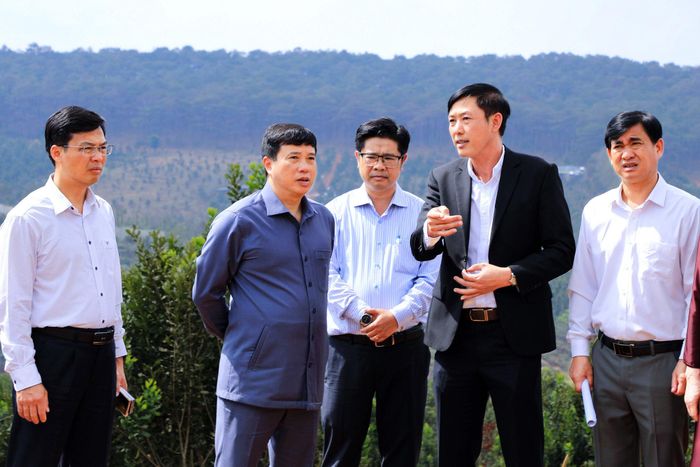 Đồng chí Y Thanh Hà Niê Kđăm, Ủy viên Ban Chấp hành Trung ương Đảng, Bí thư Tỉnh ủy, Trưởng Đoàn ĐBQH tỉnh rất quan tâm đến công tác giải ngân vốn đầu tư công, đặc biệt là các xã vùng biên như Quảng Trực