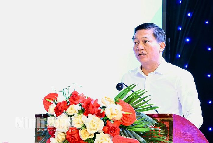 Đồng chí Phó Chủ tịch UBND tỉnh Nguyễn Cao Sơn phát biểu tại Hội thảo.