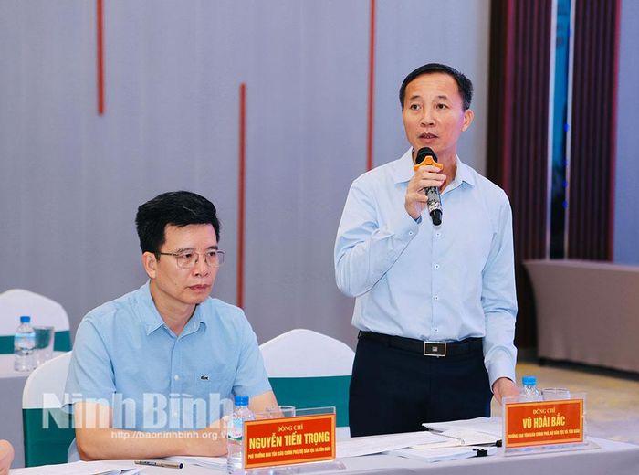 Đồng chí Vũ Hoài Bắc, Trưởng Ban Tôn giáo Chính phủ, Bộ Dân tộc và Tôn giáo phát biểu tại Hội thảo.