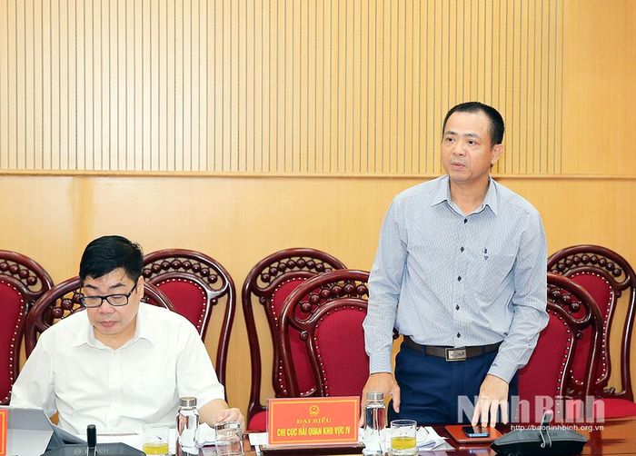 Lãnh đạo Cục Hải Quan Khu vực IV phát biểu tại hội nghị.