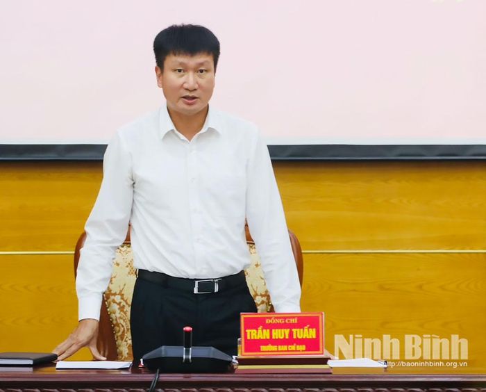 Đồng chí Trần Huy Tuấn, Ủy viên Trung ương Đảng, Bí thư Tỉnh ủy, Trưởng Ban Chỉ đạo phát biểu kết luận hội nghị.