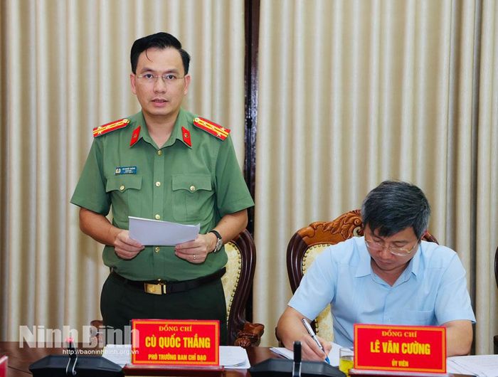 Đồng chí Cù Quốc Thắng, Ủy viênBan Thường vụ Tỉnh ủy, Giám đốc Công an tỉnh phát biểu tại hội nghị.