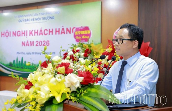 Lãnh đạo Quỹ Bảo vệ môi trường tỉnh Phú Thọ phát biểu khai mạc hội nghị.