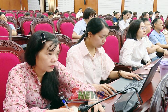 Các đại biểu dự Hội nghị.