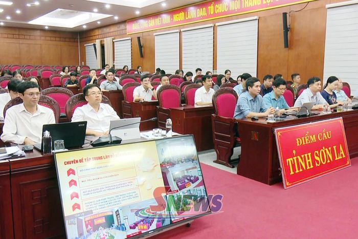 Các đại biểu dự Hội nghị.