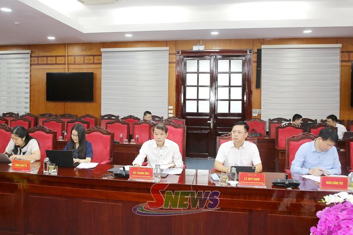 Các đại biểu dự cuộc làm việc.