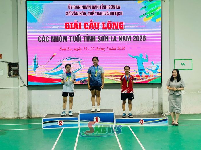 Các vận động viên nhận huy chương nội dung đơn nữ.