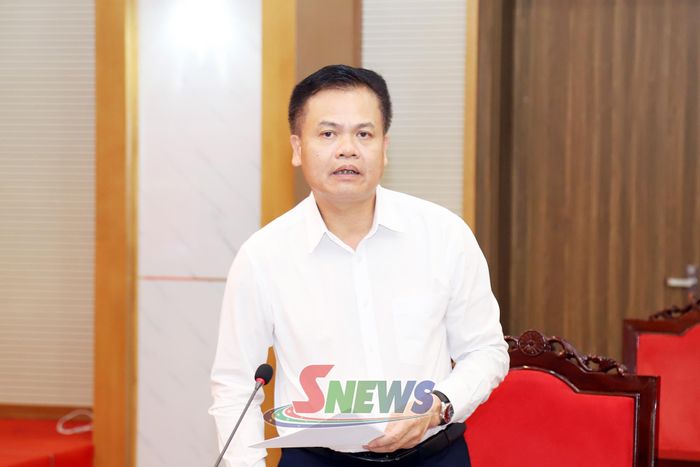 Lãnh đạo Sở Nông nghiệp và Môi trường phát biểu tại cuộc làm việc.