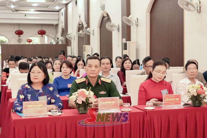 Các đại biểu dự đại hội.