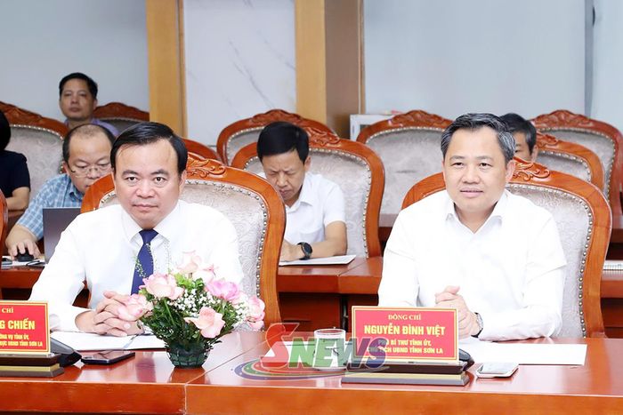 Các đại biểu tỉnh Sơn La dự Lễ ký kết.
