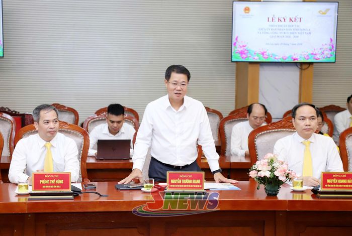 Đồng chí Nguyễn Trường Giang, Chủ tịch Hội đồng thành viên Tổng Công ty Bưu điện Việt Nam, phát biểu tại Lễ ký kết.