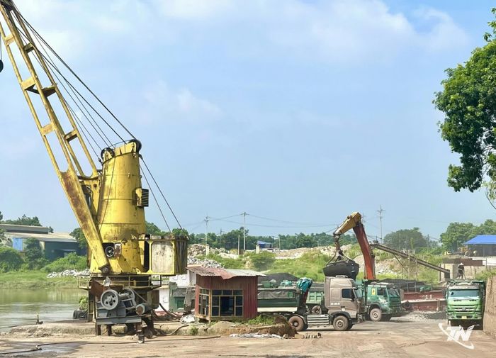 Cảng nội địa Đa Phúc đang khai thác ngày càng hiệu quả việc bốc dỡ, vận tải hàng hóa, đồng thời mở rộng dịch vụ logistics trọn gói nhằm giảm chi phí cho doanh nghiệp