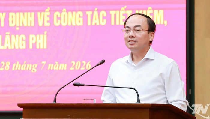  Đồng chí Phó Bí thư Thường trực Tỉnh ủy Nguyễn Đăng Bình phát biểu chỉ đạo. 