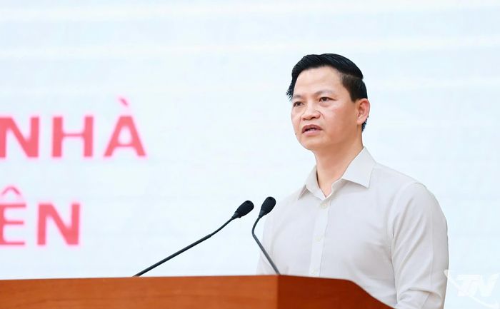 Đồng chí Chủ tịch UBND tỉnh Vương Quốc Tuấn phát biểu tại Hội nghị.