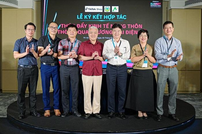 Lễ ký kết hợp tác Thúc đẩy kinh tế nông thôn thông qua TMĐT