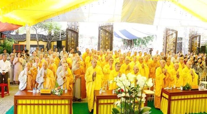 Chư tôn đức, Phật tử thành kính tưởng niệm Hòa thượng Thích Thiện Tánh 