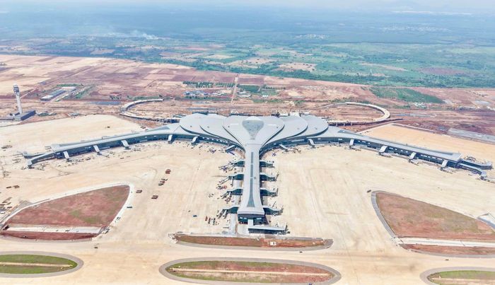 Theo kế hoạch, từ tháng 9, sân bay Long Thành sẽ bắt đầu vận hành thử nghiệm các hệ thống, trang thiết bị tại nhà ga hành khách. Sau giai đoạn chạy thử và hoàn thiện quy trình khai thác, dự án đặt mục tiêu đưa vào khai thác thương mại trong tháng 12/2026.