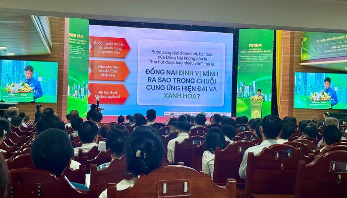 Ông Phạm Việt Phương cho rằng giai đoạn này Đồng Nai cần xác lập vị thế trong chuỗi cung ứng hiện đại, hướng tới tăng trưởng xanh và phát triển bền vững.