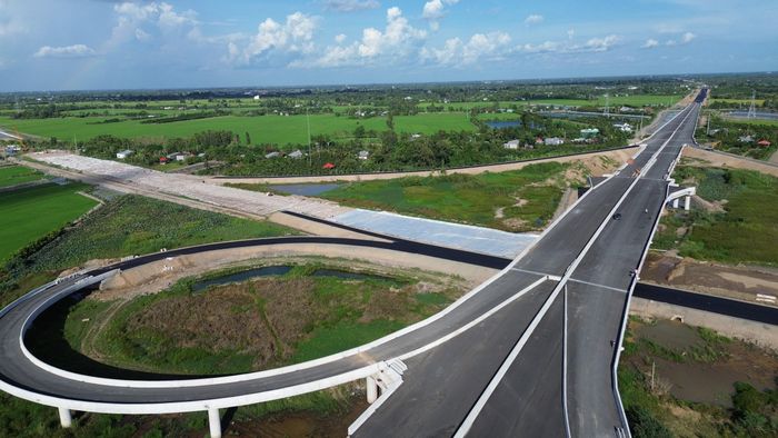 Sau hoàn thành tuyến cao tốc kết nối với quốc lộ 1, cao tốc TP.HCM - Trung Lương - Mỹ Thuận - Cần Thơ - Cà Mau, đường N2, cao tốc Mỹ An - Cao Lãnh - Lộ Tẻ - Rạch Sỏi, tạo thế giao thông liên hoàn góp phần hoàn thiện mạng lưới logistics ở các tỉnh miền Tây.
