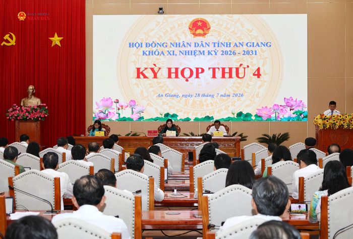Quang cảnh kỳ họp