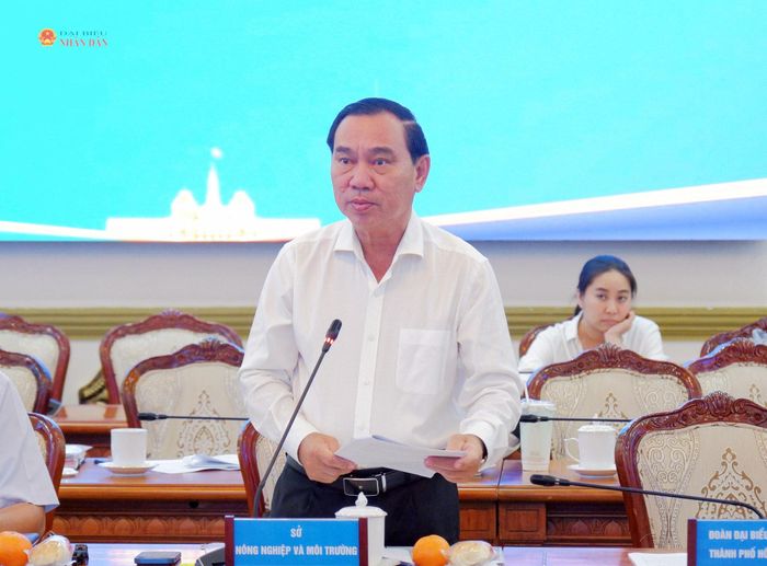 Phó Giám đốc Sở Nông nghiệp và Môi trường TP. Hồ Chí Minh Nguyễn Văn Đa báo cáo tại cuộc làm việc