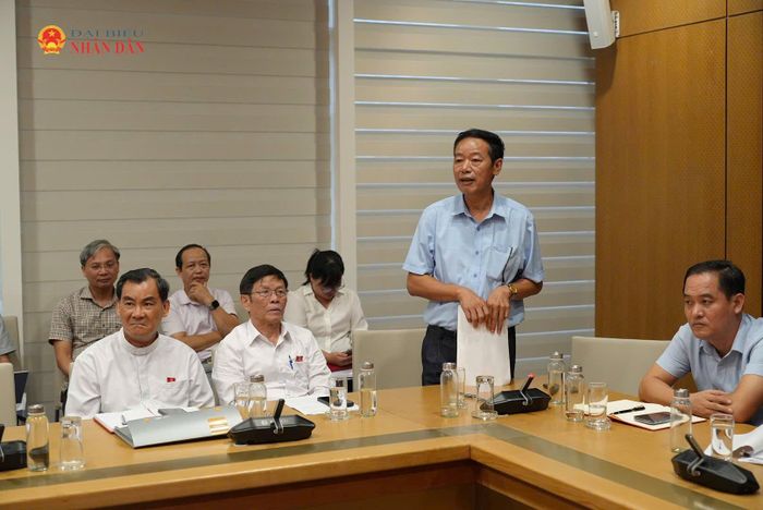 Đại biểu phát biểu ý kiến thảo luận. Ảnh Nguyễn Ánh