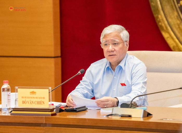 Phó Chủ tịch Thường trực Quốc hội Đỗ Văn Chiến phát biểu