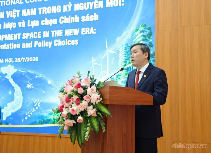 Chủ tịch Viện Hàn lâm Khoa học xã hội Việt Nam Lê Văn Lợi phát biểu đề dẫn Hội thảo Ảnh: VGP/Thu Giang