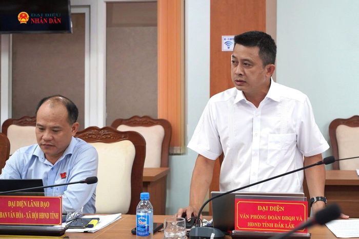 Đại diện Văn phòng Đoàn ĐBQH tỉnh phát biểu tại cuộc làm việc
