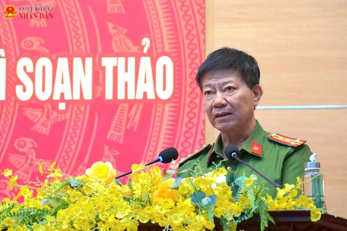 Phó Giám đốc Công an tỉnh, Đại tá Quảng Trị Lê Phương Nam phát biểu tại hội thảo