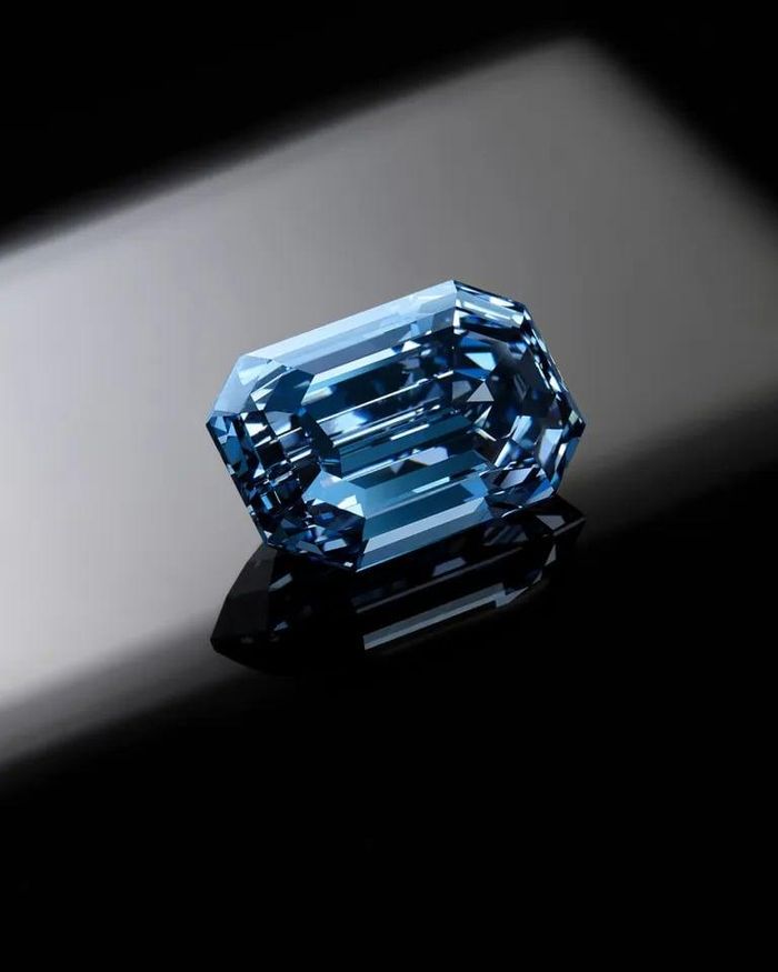 Kim cương De Beers Blue (Ảnh: Sotheby’s Auction House)