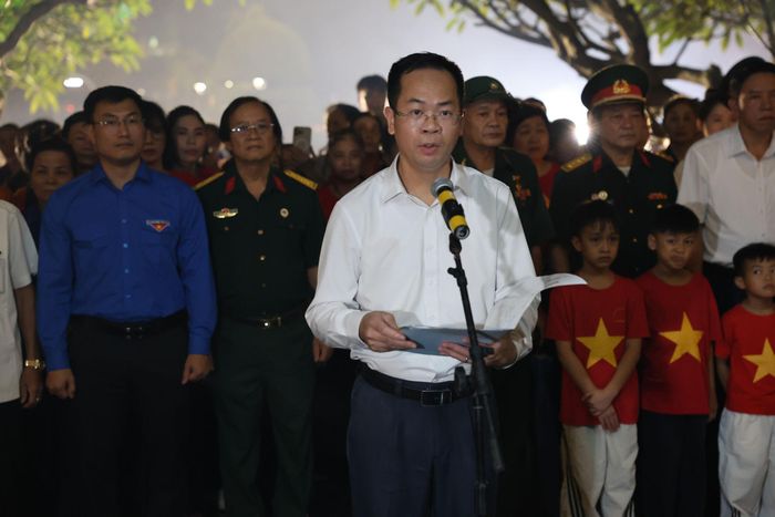 Đồng chí Trần Hải Hà, Giám đốc Sở Văn hóa, Thể thao và Du lịch tỉnh Điện Biên đọc lời tri ân.