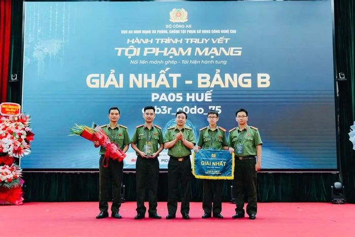 Vượt qua 13 Đội thi xuất sắc của Công an 13 địa phương, Đội thi Phòng ANM&amp;PCTP sử dụng công nghệ cao TP Huế đoạt giải Nhất.