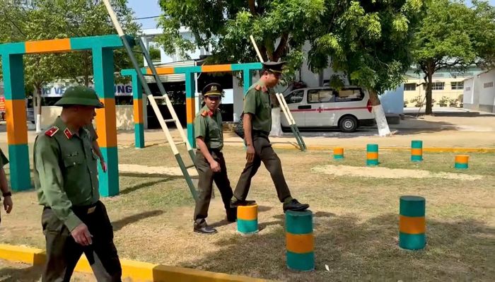Đoàn công tác của Cục Công tác chính trị, Bộ Công an khảo sát thực địa, kiểm tra tiến độ chuẩn bị cho Lễ khai mạc Hội thao CAND tại TP Đà Nẵng.