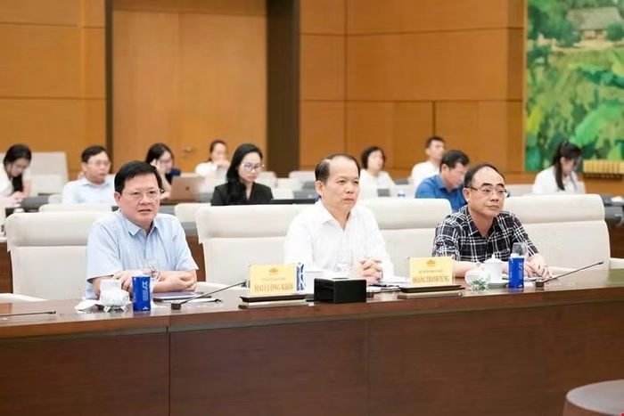 Các đại biểu tham dự Phiên họp.