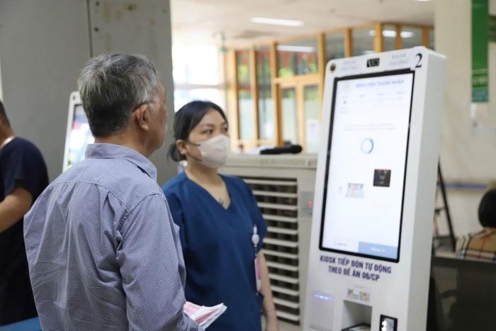 Bệnh nhân khám BHYT trái tuyến tại Bệnh viện Thanh Nhàn gia tăng.