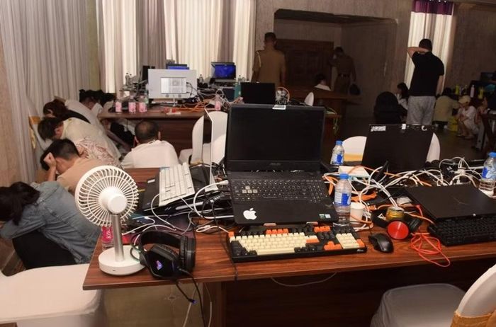Một vụ đột kích trung tâm lừa đảo tại Sri Lanka trong chiến dịch. Ảnh: INTERPOL