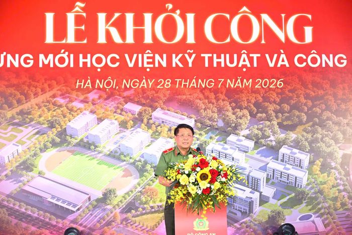 Thiếu tướng, TS Lê Minh Thảo, Giám đốc Học viện Kỹ thuật và Công nghệ an ninh phát biểu tại buổi lễ.