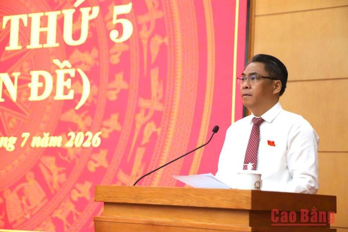 Đồng chí Phan Thăng An, Bí thư Tỉnh ủy, Chủ tịch HĐND tỉnh phát biểu khai mạc kỳ họp.