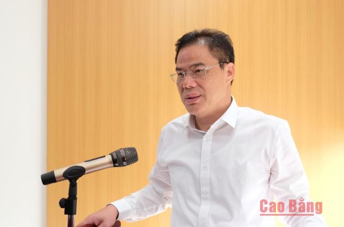 Đồng chí Vũ Hồng Quang, Phó Bí thư Tỉnh ủy, Chủ tịch Ủy ban Mặt trận Tổ quốc Việt Nam tỉnh phát biểu tại buổi làm việc.