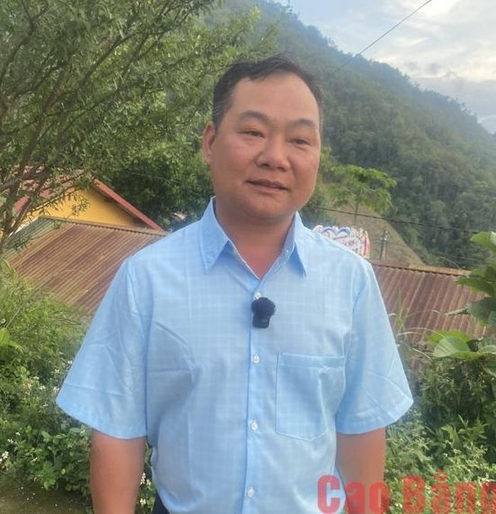Đồng chí Hoàng Văn Dương, Bí thư Chi bộ xóm Phja Cọ, xã Nam Quang.