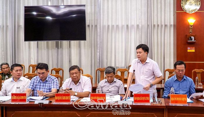 Theo Giám đốc Ban quản lý dự án xây dựng Trịnh Thanh Sang, nguồn vốn lớn của đơn vị đang tập trung ở dự án đầu tư xây dựng Bệnh viện Đa khoa Cà Mau quy mô 1.200 giường bệnh, hiện chủ đầu tư đang thúc đẩy nhà thầu tăng tốc tiến độ.