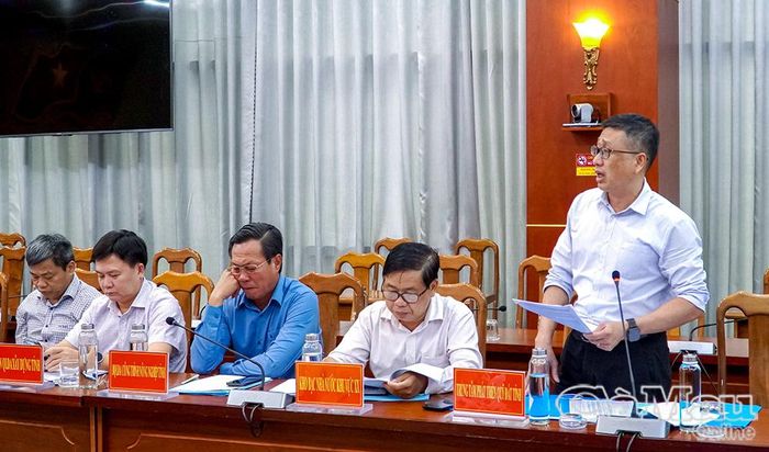 Giám đốc Trung tâm phát triển quỹ đất Tăng Vũ Em cho biết, đến thời điểm này, đơn vị đã giải ngân 100% vốn năm 2026, tuy nhiên vốn năm 2025 chuyển sang đang ở khâu thủ tục thanh toán, dự kiến trong tháng 8 hoàn thành. 