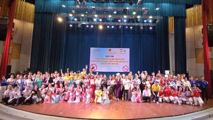 Các thành viên tham gia Cuộc thi “Tuyên truyền viên giỏi Mặt trận Tổ quốc trong công tác phòng, chống tác hại của thuốc lá”. Ảnh: Trung tâm Hoạt động Thanh thiếu nhi tỉnh Lâm Đồng