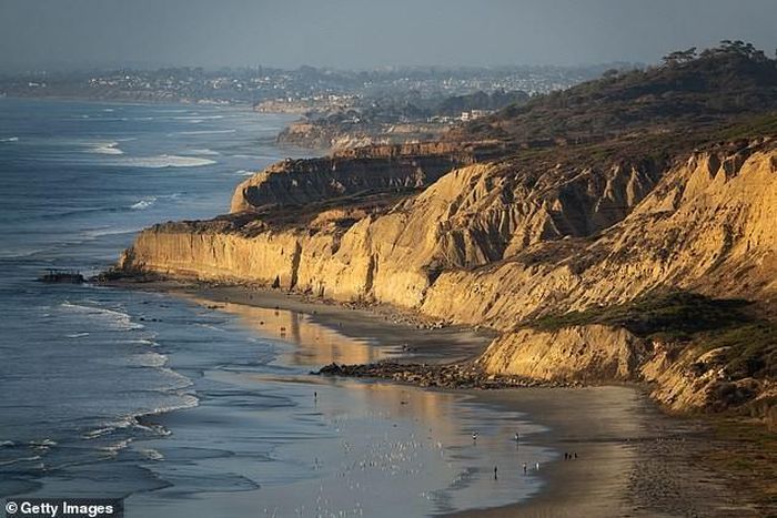 Khu vực Sunset Cliffs có cảnh quan đẹp mê hoặc nhưng cũng tiềm ẩn nguy hiểm. Ảnh: Getty Images