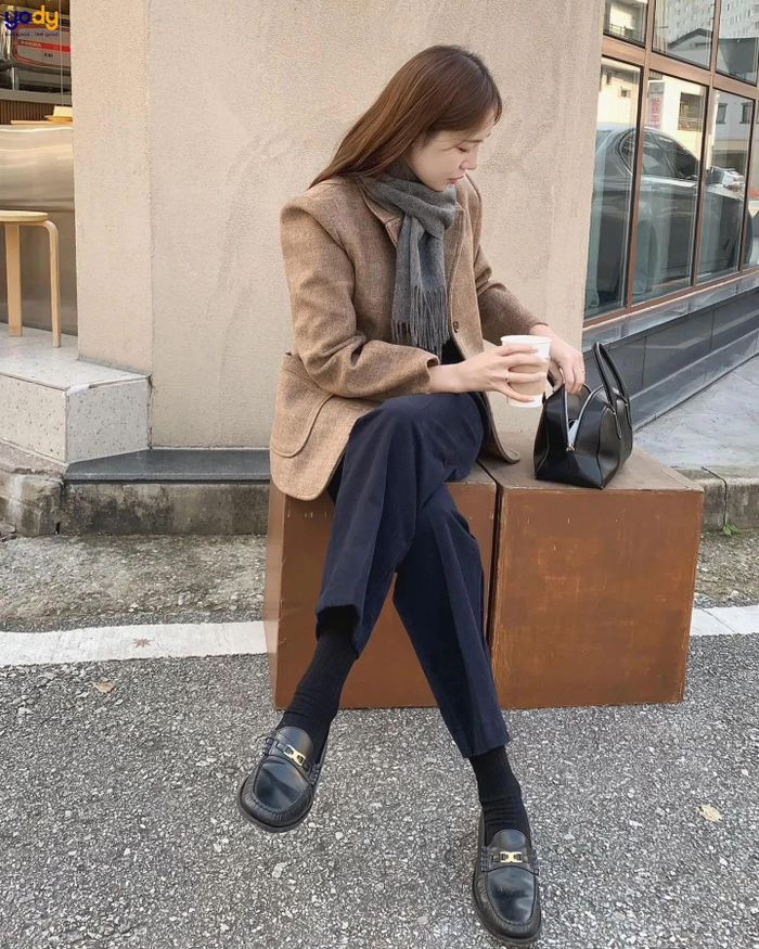 Loafers là kiểu giày cân bằng giữa nét thanh lịch và cảm giác thoải mái