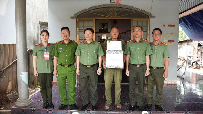Việc thăm hỏi nhằm khích lệ tinh thần, động viên các thành viên lực lượng ANTT phát huy tinh thần trách nhiệm, gắn bó mật thiết với địa bàn